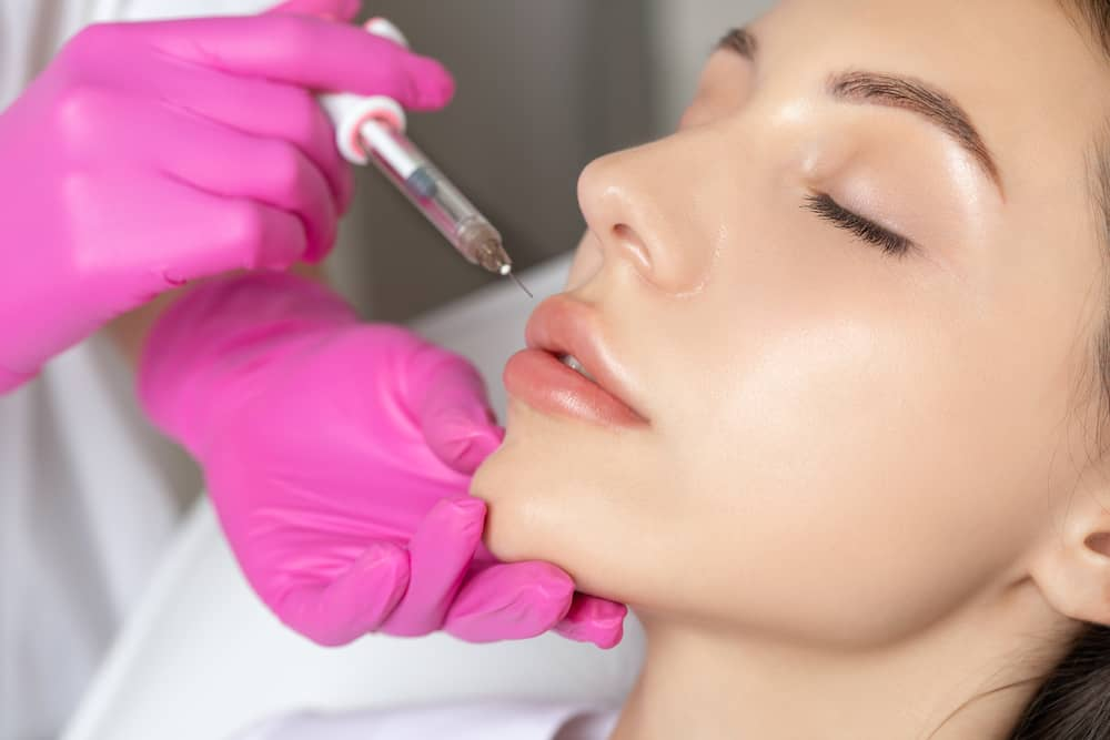 Guía de cuidado posterior del relleno de labios: lo que se debe y lo que no se debe hacer para una recuperación sin problemas