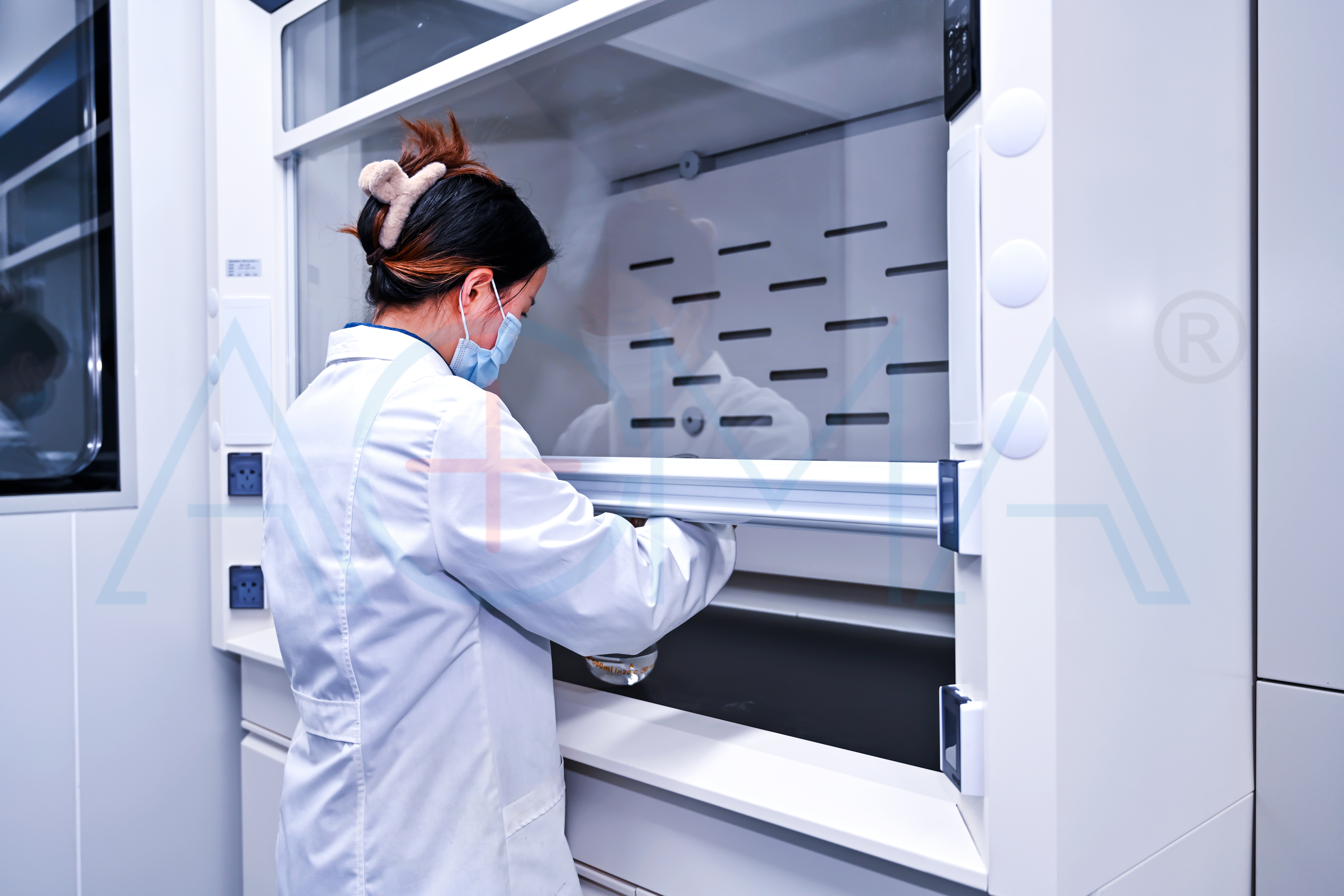 Laboratorio de relleno d&eacute;rmico AOMA (16)